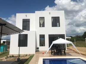 Villa con piscina privada y zona bbq en condominio